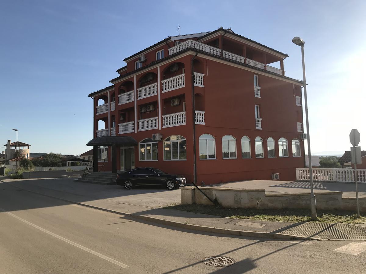 Hotel Livadic & Restaurant Ližnjan Exterior foto